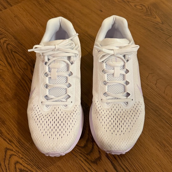 Women’s Nike Winflow 11, size 8.5 - Picture 2 of 8